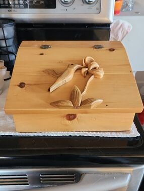 Wooden Box With Hummingbird